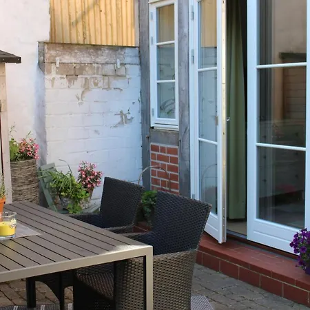 Ferienwohnung Mollner Altstadt Апартаменты *